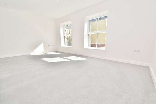  Image of 1 bedroom Flat to rent in Norwich Avenue West Westbourne Bournemouth BH2 at 64-68 Norwich Avenue West Westbourne Bournemouth, BH2 6AW