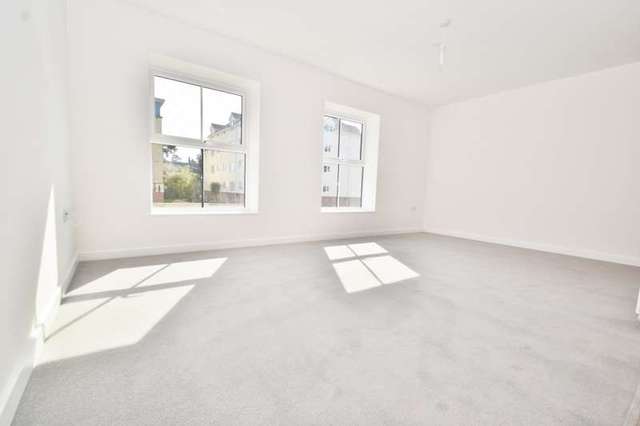  Image of 1 bedroom Flat to rent in Norwich Avenue West Westbourne Bournemouth BH2 at 64-68 Norwich Avenue West Westbourne Bournemouth, BH2 6AW