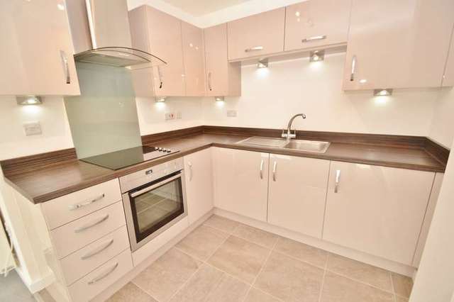  Image of 1 bedroom Flat to rent in Norwich Avenue West Westbourne Bournemouth BH2 at 64-68 Norwich Avenue West Westbourne Bournemouth, BH2 6AW