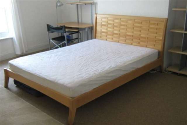  Image of 1 bedroom Flat to rent in Westbourne Arcade Poole Road Westbourne Bournemouth BH4 at Bournemouth, BH4 9AY