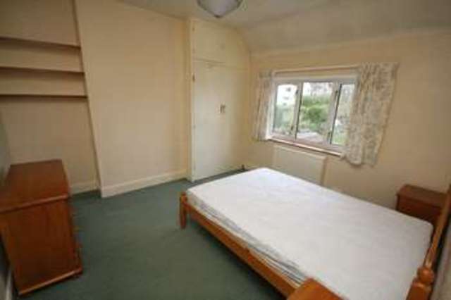  Image of 2 bedroom Flat to rent in Westbury Lane Bristol BS9 at Westbury Lane Coombe Dingle BRISTOL, BS9 2PB