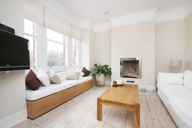  Image of 2 bedroom Maisonette to rent in Western Lane London SW12 at Western Lane  London, SW12 8JS