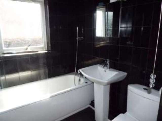  Image of 1 bedroom Flat for sale in Westgate Court Waltham Cross EN8 at Waltham Cross Hertfordshire Waltham Cross, EN8 8RZ