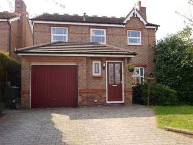  Image of 4 bedroom Property for sale in Westminster Drive Rodley Leeds LS13 at Westminster Drive Leeds Leeds, LS13 1PE