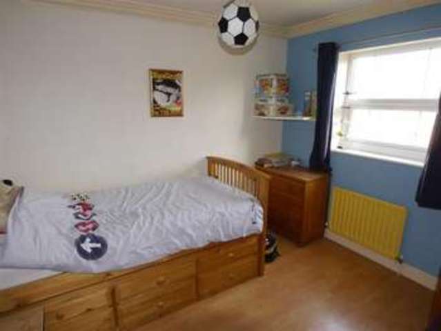  Image of 4 bedroom Property for sale in Westminster Drive Rodley Leeds LS13 at Westminster Drive Leeds Leeds, LS13 1PE