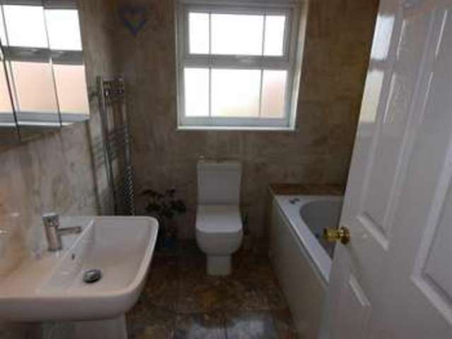  Image of 4 bedroom Property for sale in Westminster Drive Rodley Leeds LS13 at Westminster Drive Leeds Leeds, LS13 1PE