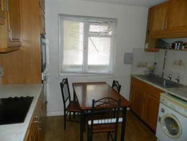  Image of 2 bedroom Flat for sale in Shrubbery Avenue Weston-super-Mare BS23 at Shrubbery Avenue  Weston-s-Mare, BS23 2JX