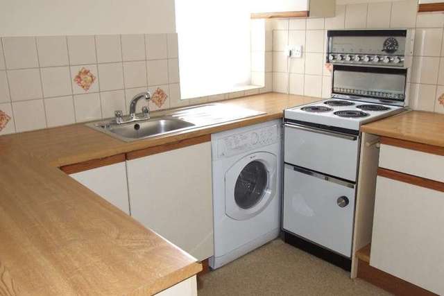  Image of 1 bedroom Flat for sale in Crescent Street Weymouth DT4 at Weymouth, DT4 7BX