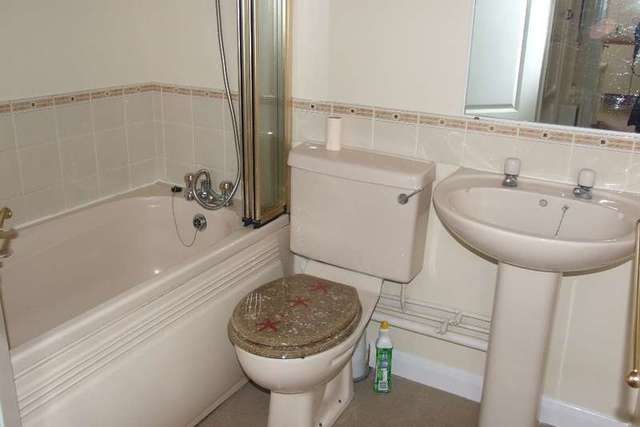  Image of 1 bedroom Flat for sale in Crescent Street Weymouth DT4 at Weymouth, DT4 7BX