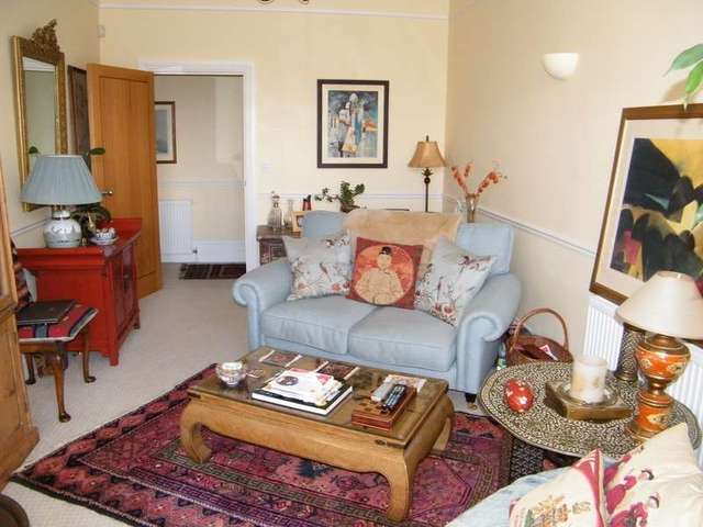  Image of 2 bedroom Flat for sale in Dorchester Road Weymouth DT4 at 47 Dorchester Road  Weymouth, DT4 7JT