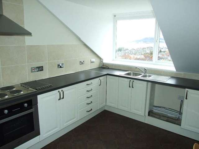 Image of 2 bedroom Flat to rent in Buxton Road Weymouth DT4 at Weymouth, DT4 9PJ