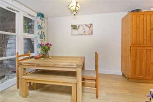  Image of 2 bedroom Maisonette to rent in Grand Junction Wharf Wharf Road London N1 at Islington London Islington, N1 7RL