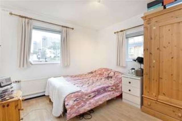  Image of 2 bedroom Maisonette to rent in Grand Junction Wharf Wharf Road London N1 at Islington London Islington, N1 7RL