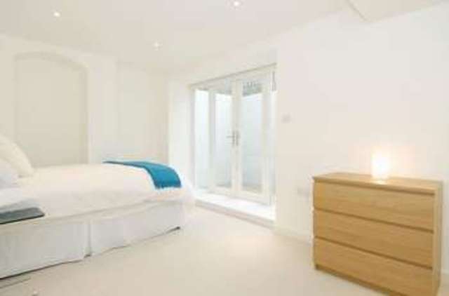  Image of 2 bedroom Flat to rent in White Horse Road London E1 at White Horse Road  London, E1 0NL
