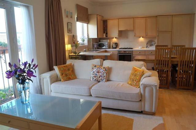  Image of 2 bedroom Flat for sale in White Lodge Close Isleworth TW7 at Isleworth Middlesex Isleworth, TW7 6TH