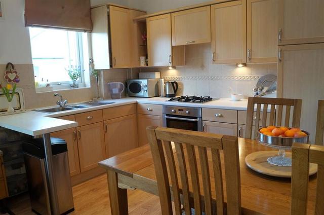  Image of 2 bedroom Flat for sale in White Lodge Close Isleworth TW7 at Isleworth Middlesex Isleworth, TW7 6TH