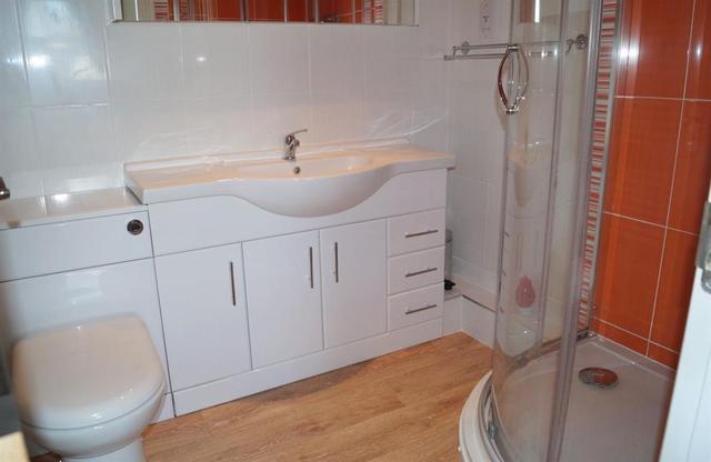  Image of 2 bedroom Flat for sale in White Lodge Close Isleworth TW7 at Isleworth Middlesex Isleworth, TW7 6TH