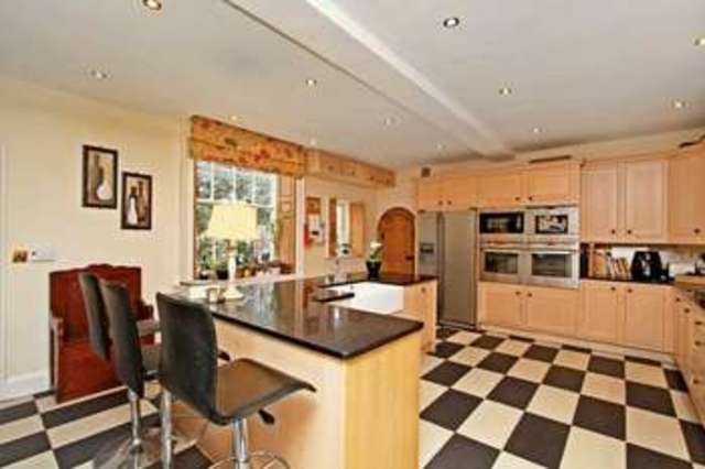  Image of 4 bedroom Detached house for sale in Whitecross Street Barton-upon-Humber DN18 at Whitecross Street  Barton-Upon-Humber, DN18 5DF