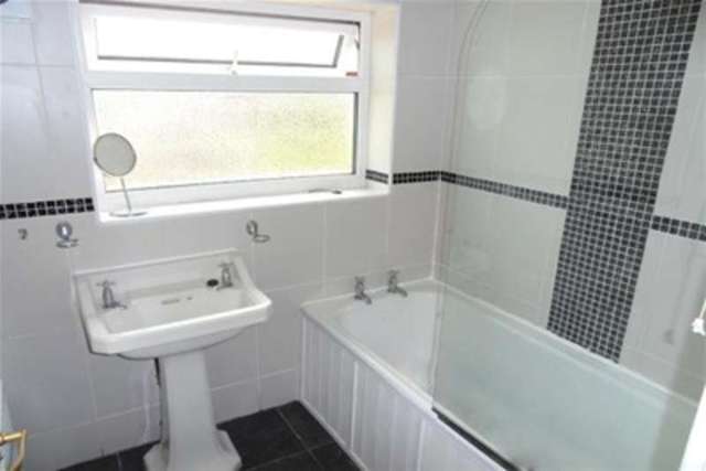  Image of 4 bedroom Detached house to rent in Whitton Way Gosforth Newcastle upon Tyne NE3 at Newcastle upon Tyne, NE3 3HY