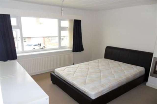  Image of 4 bedroom Detached house to rent in Whitton Way Gosforth Newcastle upon Tyne NE3 at Newcastle upon Tyne, NE3 3HY