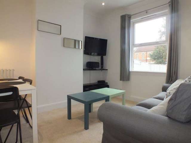  Image of 1 bedroom Detached house to rent in Wilson Road Reading RG30 at Reading Berkshire Reading, RG30 2RN
