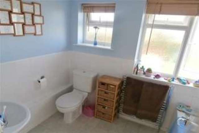  Image of 3 bedroom Detached house to rent in Wilton Avenue Loughborough LE11 at Loughborough, LE11 2AS
