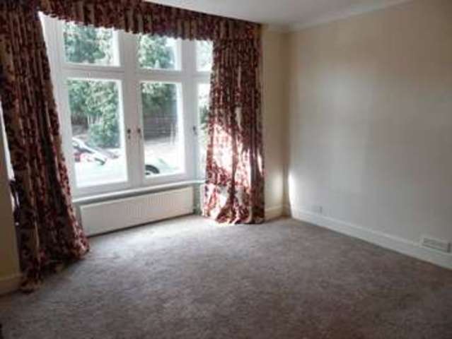  Image of 2 bedroom Flat to rent in Lake Road London SW19 at London, SW19 7EN
