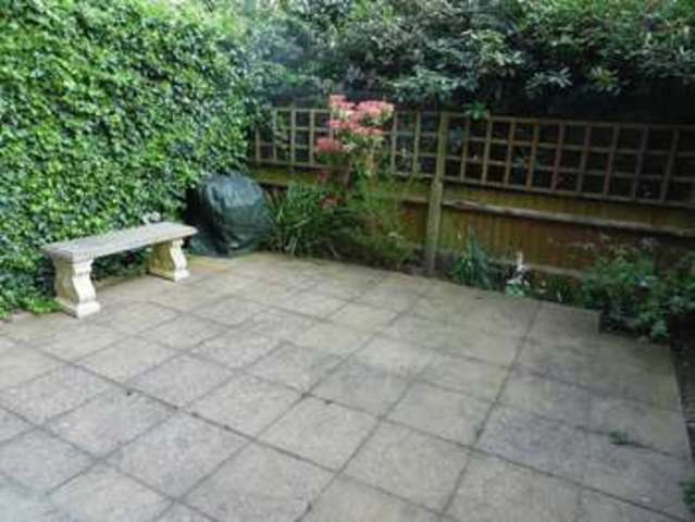  Image of 2 bedroom Flat to rent in Lake Road London SW19 at London, SW19 7EN