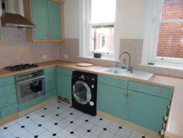  Image of 1 bedroom Property to rent in Lake Road London SW19 at London, SW19 7EN