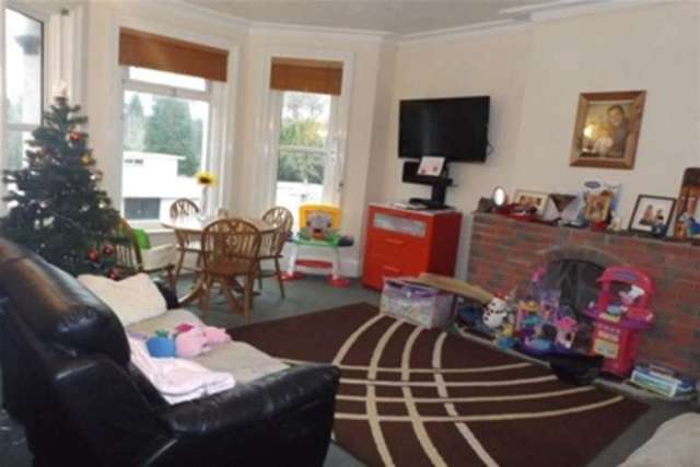  Image of 3 bedroom Flat to rent in Wimborne Road Winton Bournemouth BH3 at Bournemouth, BH3 7AD