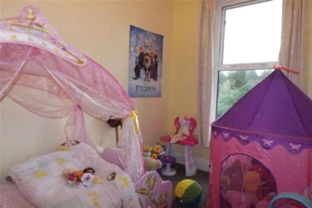  Image of 3 bedroom Flat to rent in Wimborne Road Winton Bournemouth BH3 at Bournemouth, BH3 7AD