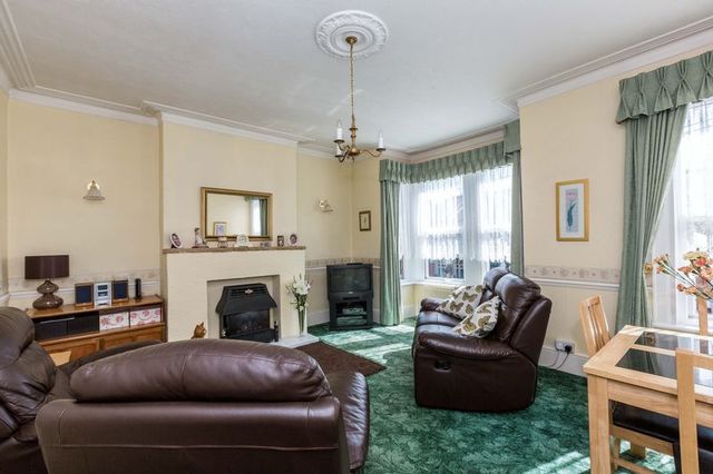  Image of 2 bedroom Flat for sale in Wimborne Road Southend-on-Sea SS2 at Wimborne Road  Southend-On-Sea, SS2 4JR