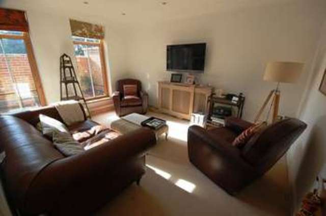  Image of 3 bedroom Detached house to rent in Thistledown Close Winchester SO22 at Stockbridge Road  Winchester, SO22 5HZ