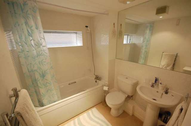  Image of 1 bedroom Flat for sale in Staple Gardens Winchester SO23 at Staple Gardens  Winchester, SO23 8SL