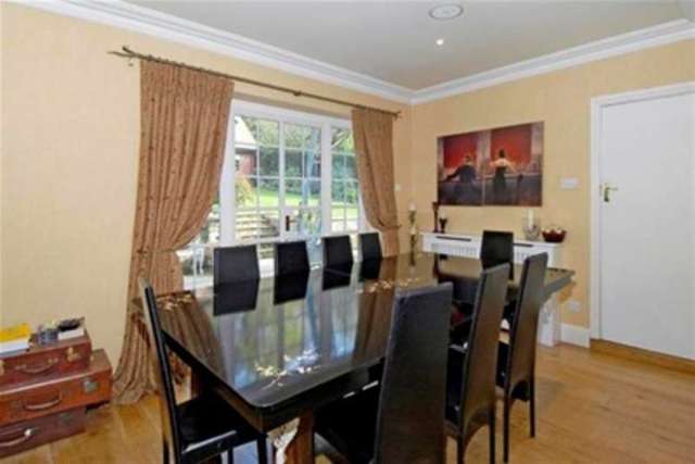  Image of 4 bedroom Detached house to rent in Winchester Close Esher KT10 at Esher, KT10 8QH