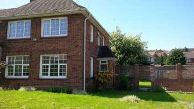  Image of 3 bedroom Semi-Detached house to rent in Winchester Crescent Gravesend DA12 at Winchester Crescent  Gravesend, DA12 5RZ