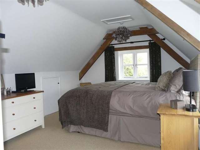  Image of 3 bedroom Detached house for sale in Winston Avenue Tadley RG26 at Winston Avenue  Tadley, RG26 3NS
