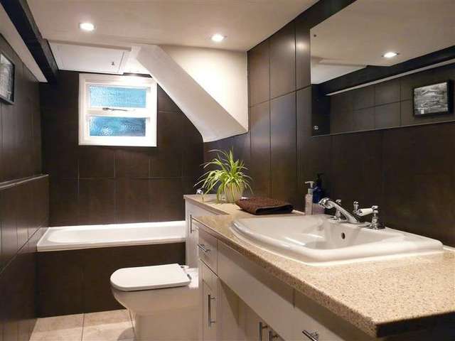  Image of 3 bedroom Detached house for sale in Winston Avenue Tadley RG26 at Winston Avenue  Tadley, RG26 3NS