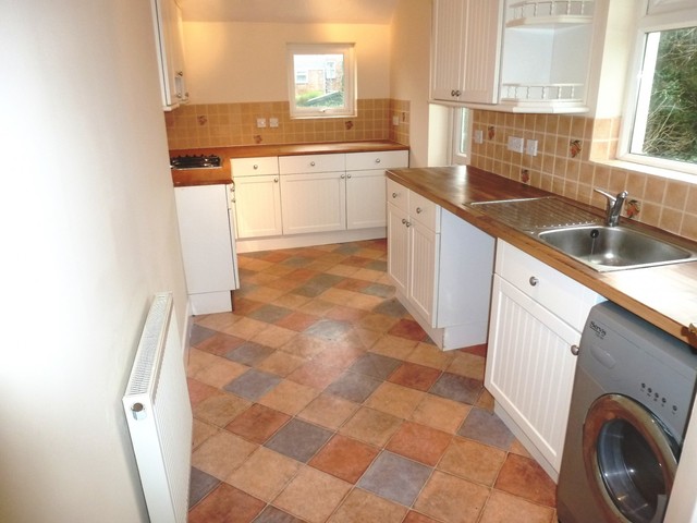  Image of 3 bedroom Detached house to rent in Winterbourne Close Poole BH15 at Oakdale  Poole, BH15 2ET