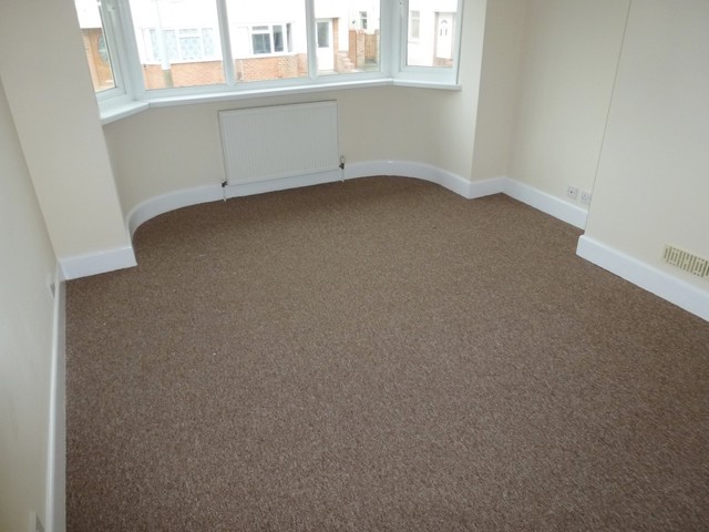  Image of 3 bedroom Detached house to rent in Winterbourne Close Poole BH15 at Oakdale  Poole, BH15 2ET
