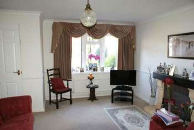  Image of 3 bedroom Detached house to rent in Grimmer Way Woodcote Reading RG8 at Grimmer Way Woodcote Reading, RG8 0SN