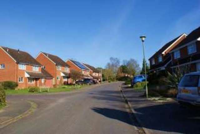  Image of 3 bedroom Detached house to rent in Grimmer Way Woodcote Reading RG8 at Grimmer Way Woodcote Reading, RG8 0SN