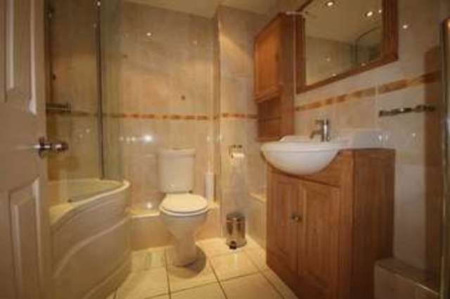  Image of 2 bedroom Flat to rent in Woodhaven Gardens Ilford IG6 at Woodhaven Gardens  Ilford, IG6 1JP
