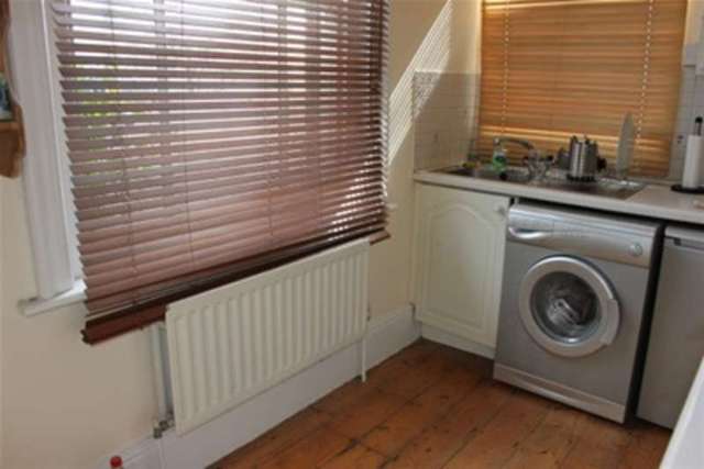  Image of 1 bedroom Flat to rent in Worthy Lane Winchester SO23 at Winchester, SO23 7AB