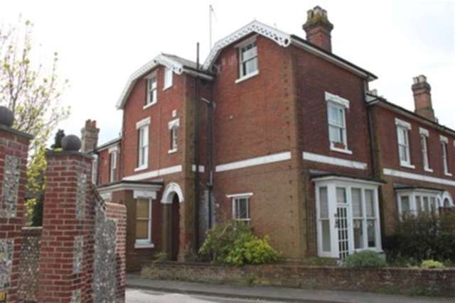  Image of 1 bedroom Flat to rent in Worthy Lane Winchester SO23 at Winchester, SO23 7AB