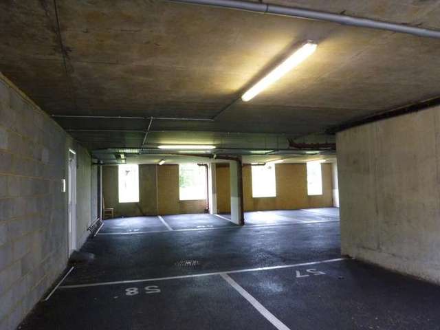  Image of 1 bedroom Flat to rent in Yeoman Close Ipswich IP1 at Ipswich, IP1 2QE