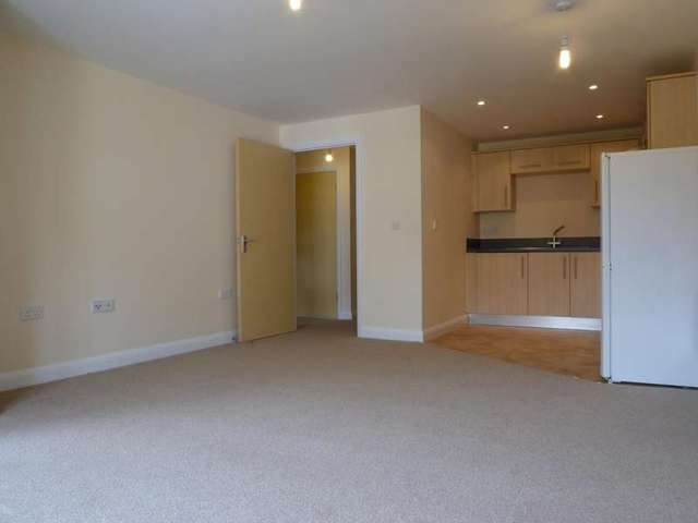  Image of 1 bedroom Flat to rent in Yeoman Close Ipswich IP1 at Ipswich, IP1 2QE