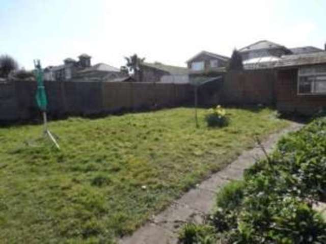  Image of 1 bedroom Flat for sale in Queens Road Ryde PO33 at 10 Queens Road Ryde Ryde, PO33 3BG