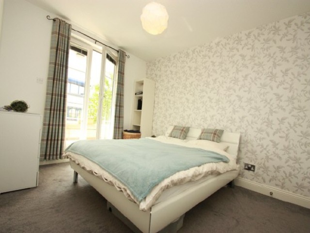  Image of 2 bedroom Flat to rent in Powderhall Road Edinburgh EH7 at Edinburgh  Edinburgh, EH7 4GB