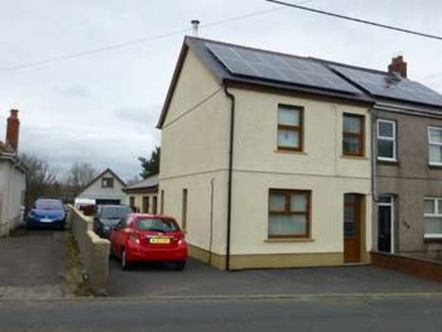  Image of 4 bedroom Property for sale in Dyffryn Road Ammanford SA18 at Dyffryn Road  Ammanford, SA18 3TN